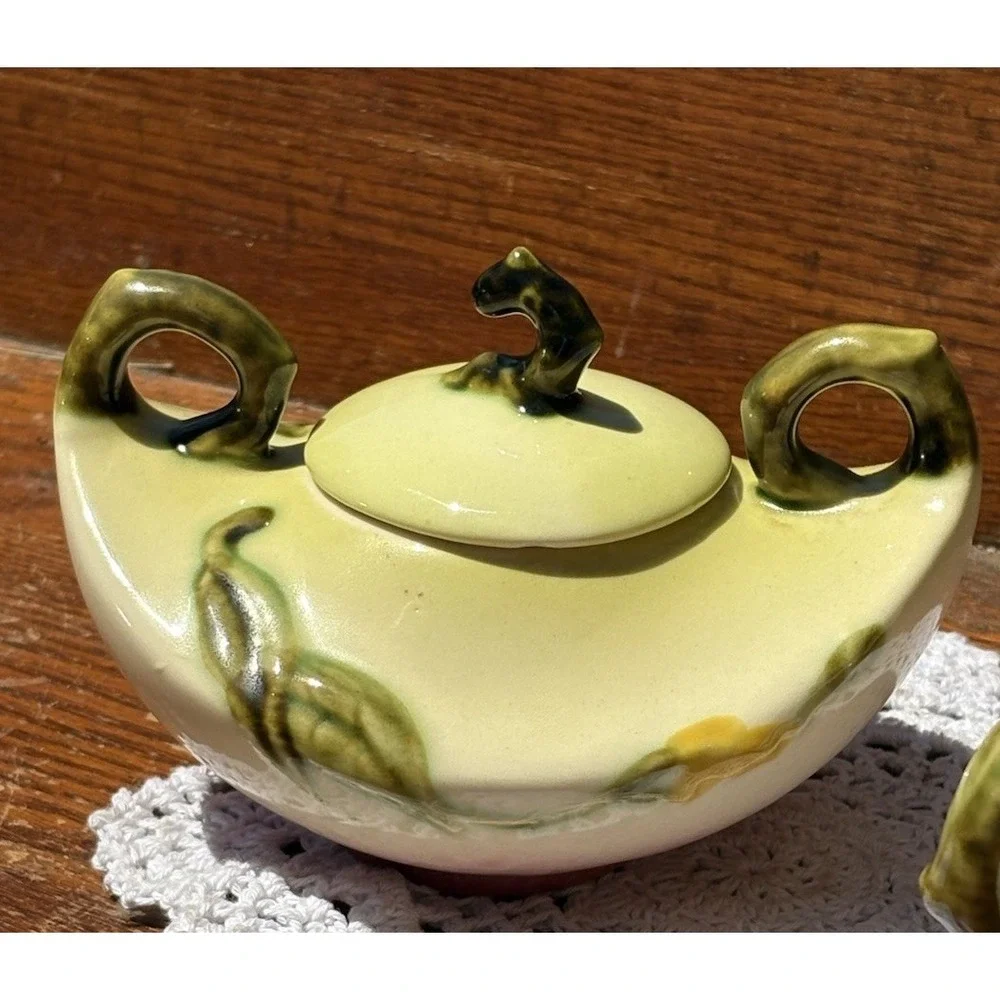 hull vintage pottery